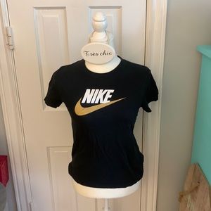Girls Nike t-shirt